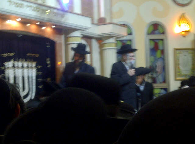 לראשונה: הרב אליעזר ברלנד הגיע לאלעד וסחף את ההמונים