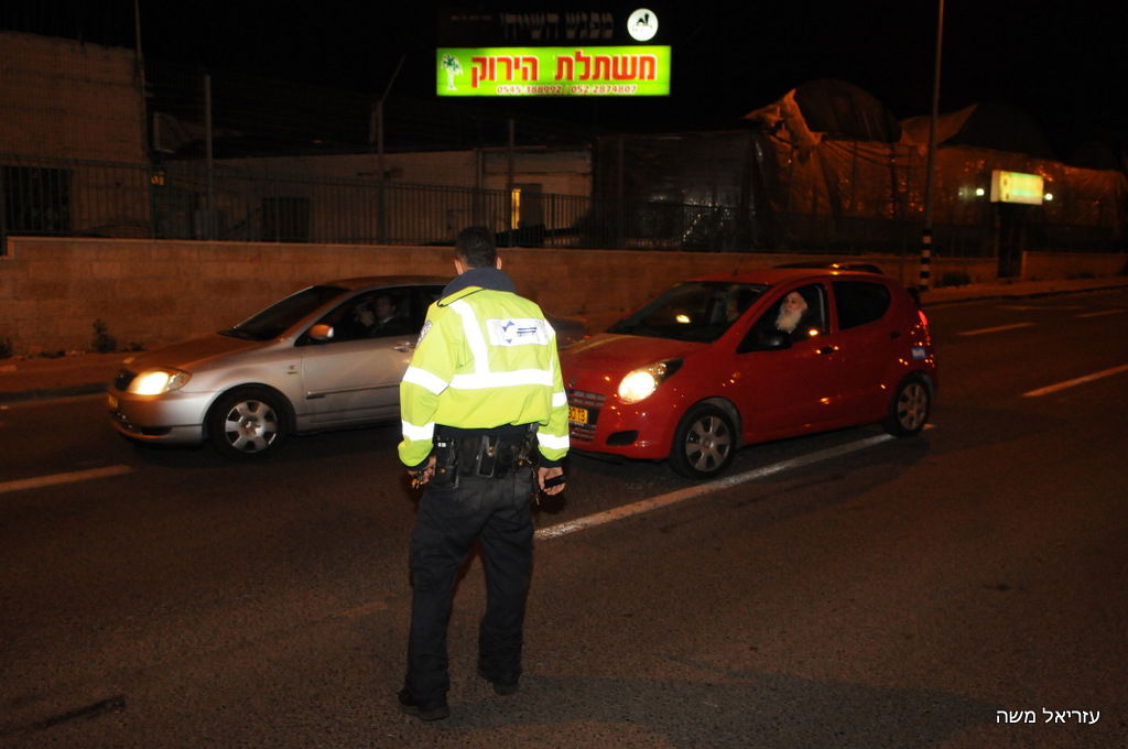 אלפים נוהרים לקבר שמואל הנביא בליווי כוחות משטרה