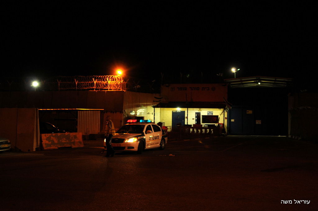 אלפים נוהרים לקבר שמואל הנביא בליווי כוחות משטרה