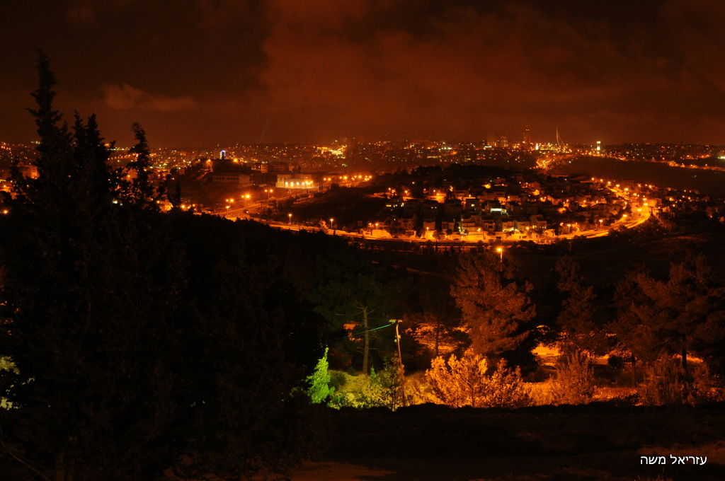 אלפים נוהרים לקבר שמואל הנביא בליווי כוחות משטרה