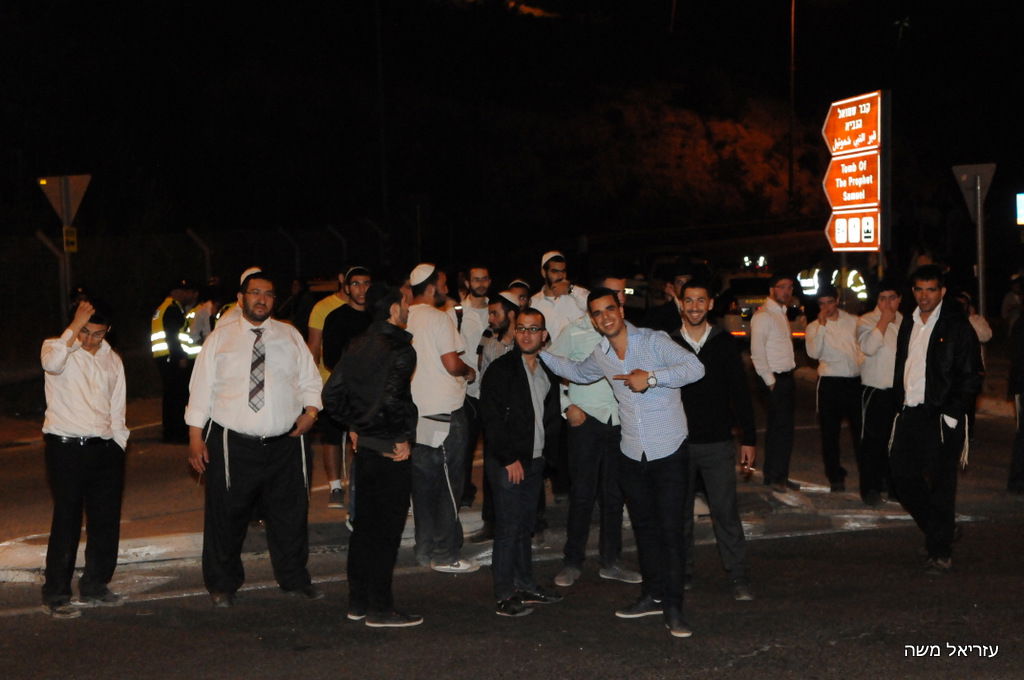 אלפים נוהרים לקבר שמואל הנביא בליווי כוחות משטרה