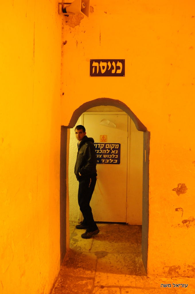 אלפים נוהרים לקבר שמואל הנביא בליווי כוחות משטרה