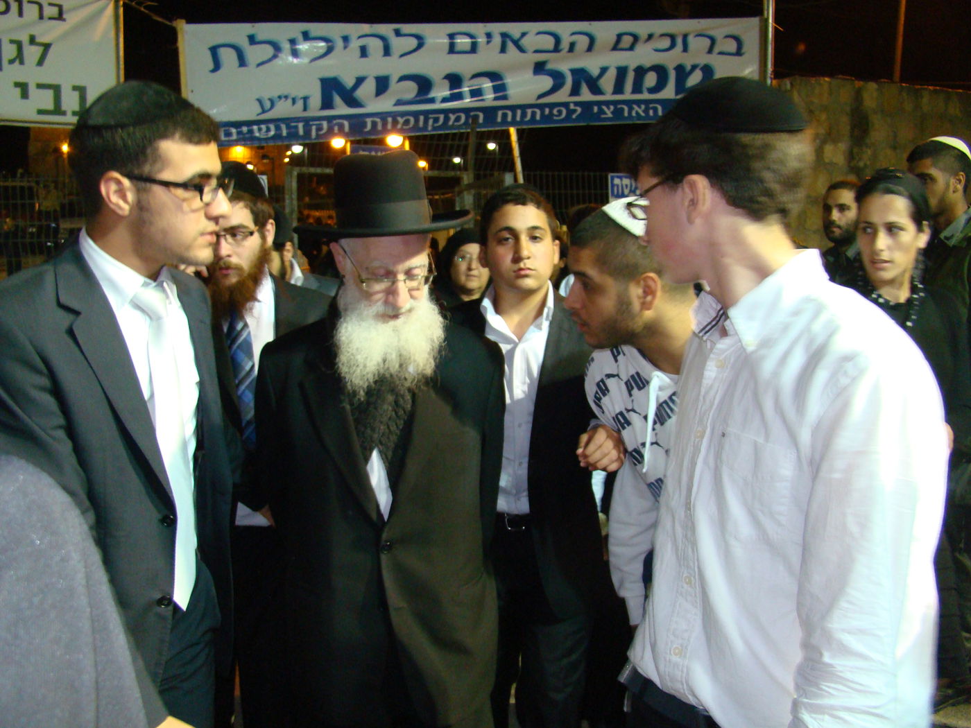 אלפים נוהרים לקבר שמואל הנביא בליווי כוחות משטרה