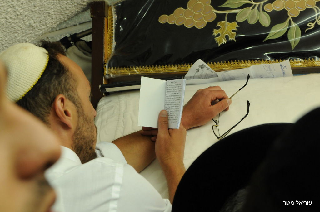 אלפים נוהרים לקבר שמואל הנביא בליווי כוחות משטרה