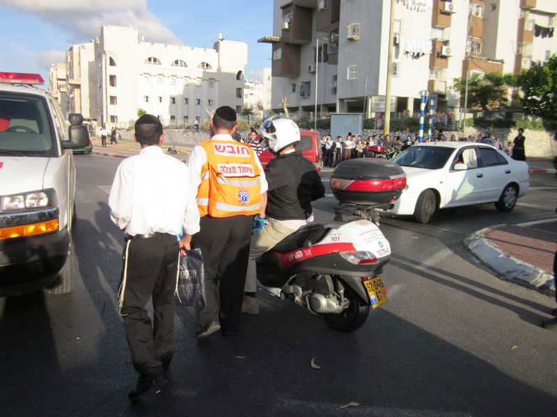 שתי ילדות חרדיות, חצו במעבר חציה ונפגעו מרכב חולף