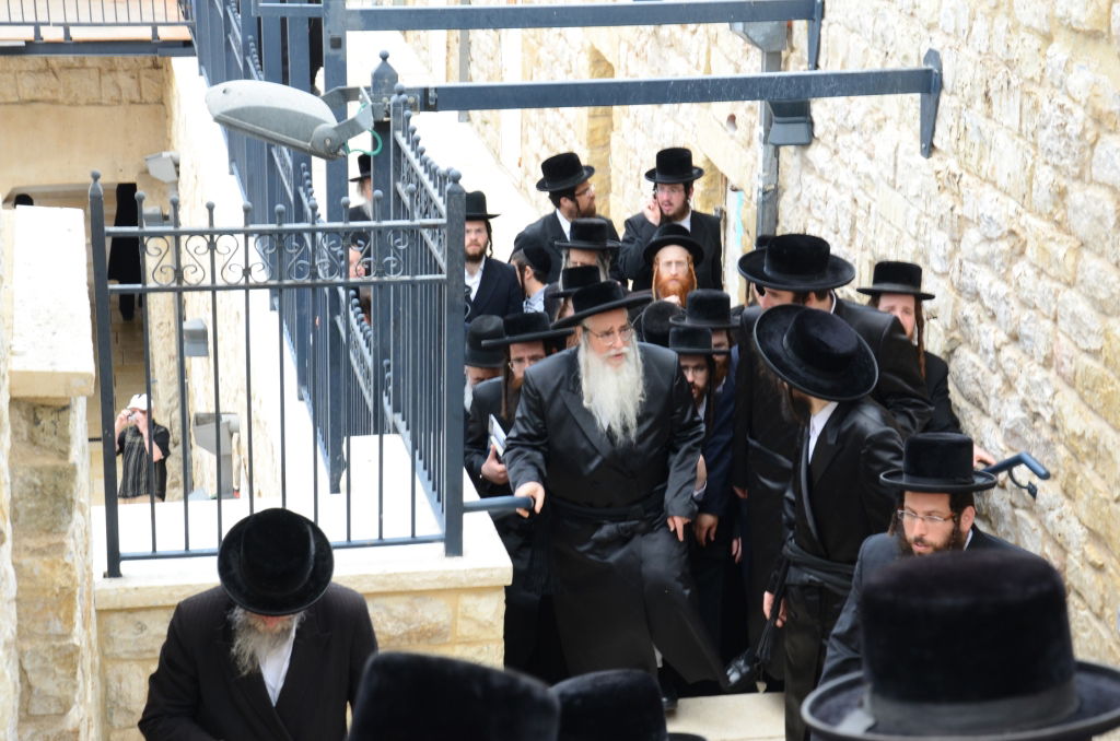 שמחה בצאנז: 'חלאקה' לנכד האדמו"ר