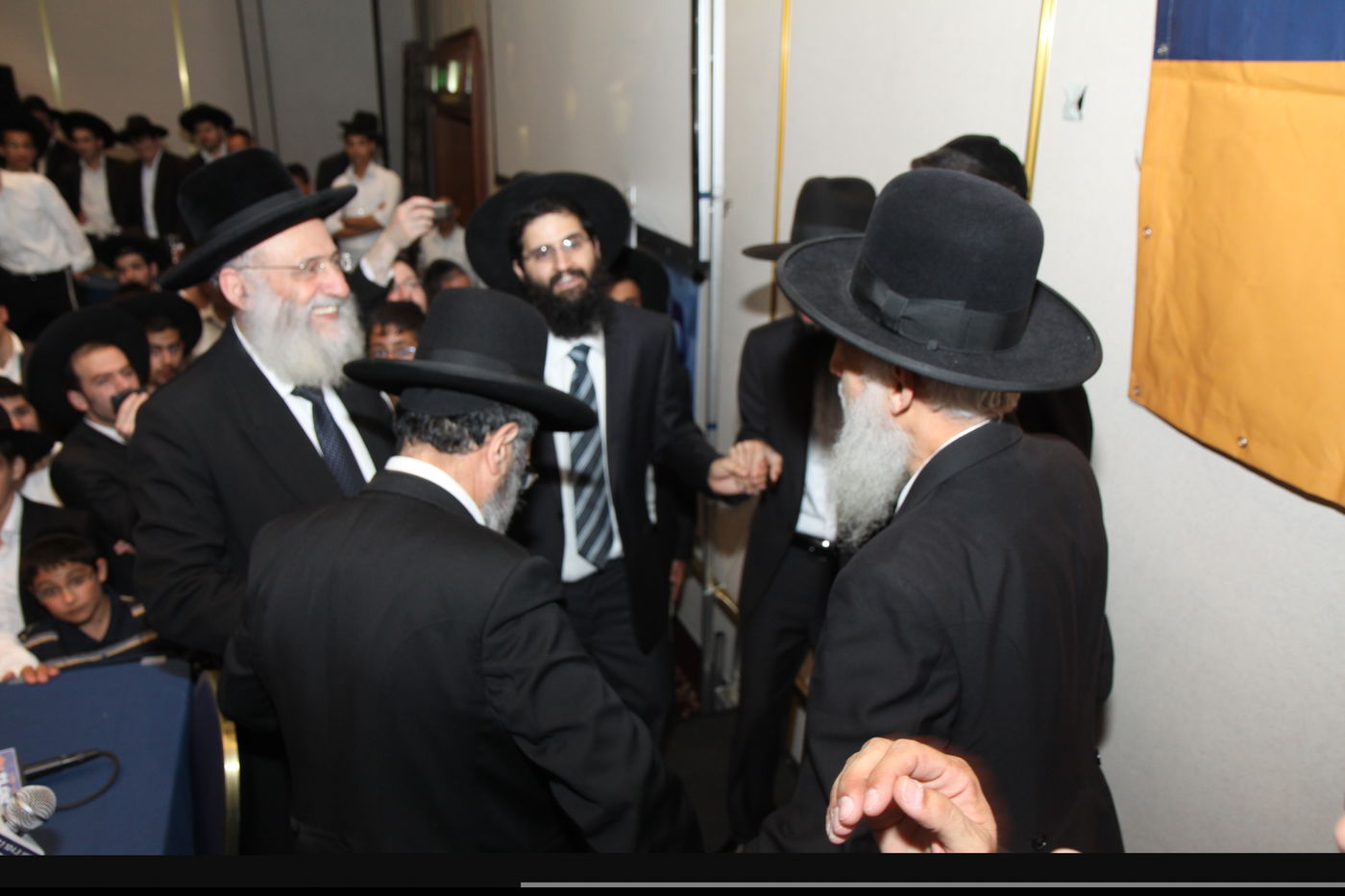 נתנו כבוד לתורה: אלפי בני תורה ב"גמר חידון ההלכה"