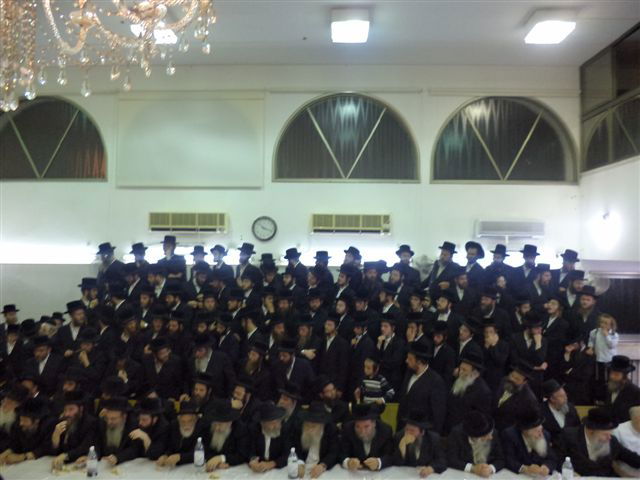 טיש בדז'יקוב לרגל הילולת 'אהבת ישראל' מויז'יניץ זצ"ל