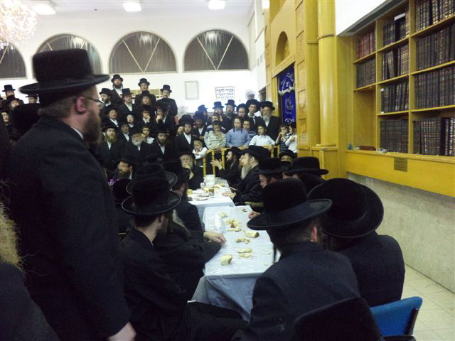 טיש בדז'יקוב לרגל הילולת 'אהבת ישראל' מויז'יניץ זצ"ל