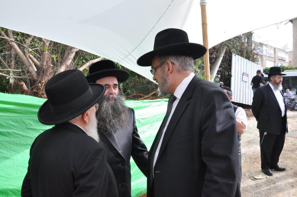 עמודי התווך של בני-ברק הניחו אבן פינה למקווה טהרה בעיר