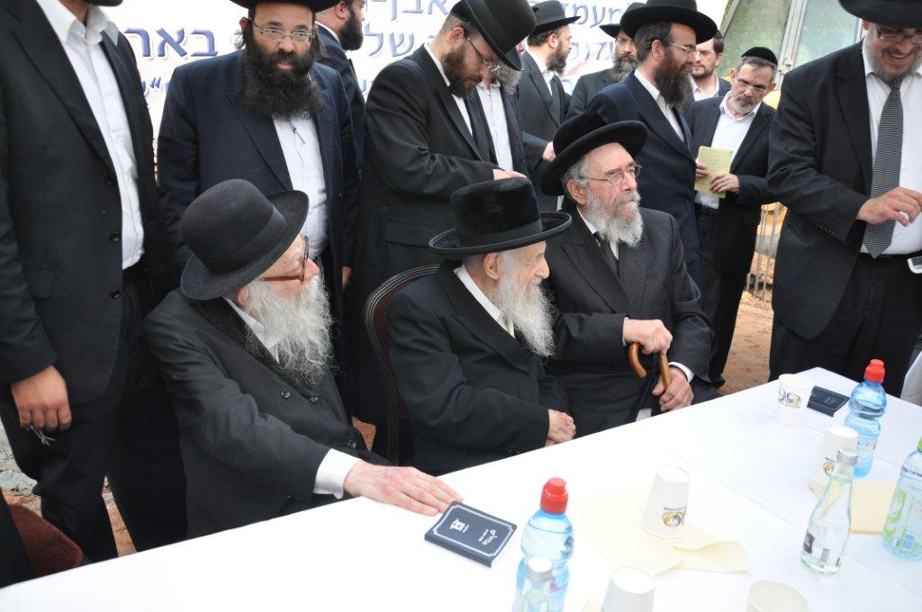 עמודי התווך של בני-ברק הניחו אבן פינה למקווה טהרה בעיר