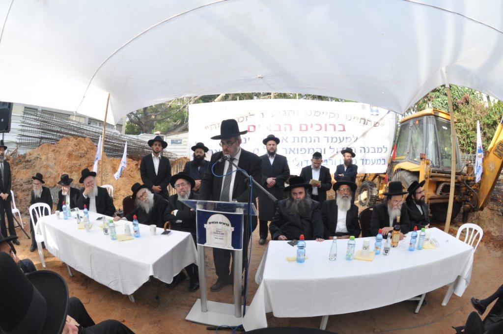 עמודי התווך של בני-ברק הניחו אבן פינה למקווה טהרה בעיר