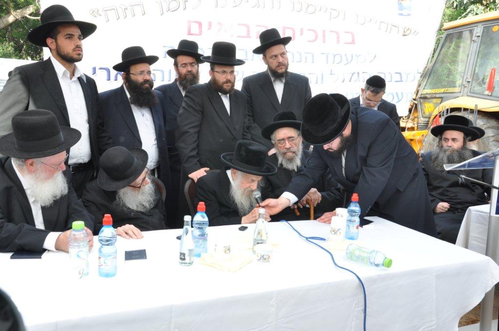 עמודי התווך של בני-ברק הניחו אבן פינה למקווה טהרה בעיר