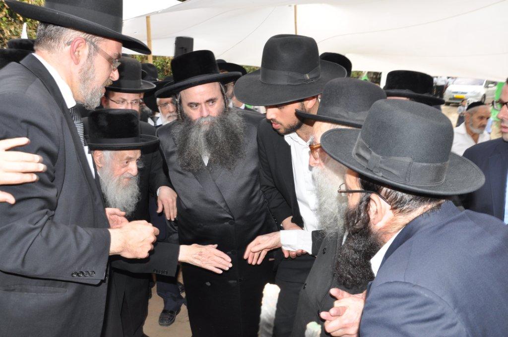 עמודי התווך של בני-ברק הניחו אבן פינה למקווה טהרה בעיר