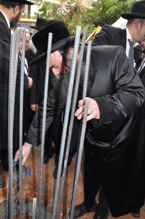 עמודי התווך של בני-ברק הניחו אבן פינה למקווה טהרה בעיר