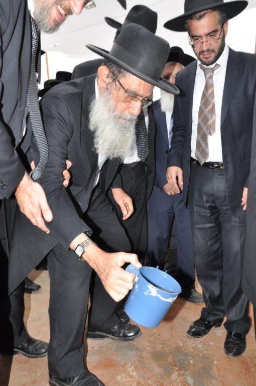 עמודי התווך של בני-ברק הניחו אבן פינה למקווה טהרה בעיר