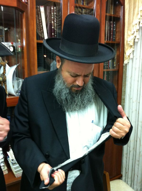 דרכו האחרונה של הרב יוסף זליכה > אלפים במסע הלוויה