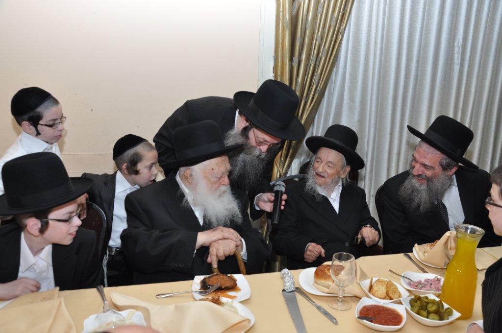 רבי חיים קנייבסקי חגג בר-מצווה לנכדו: גלריה