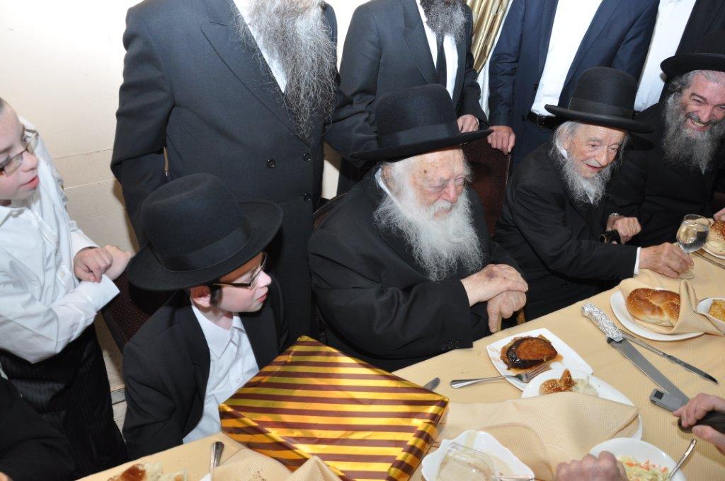 רבי חיים קנייבסקי חגג בר-מצווה לנכדו: גלריה