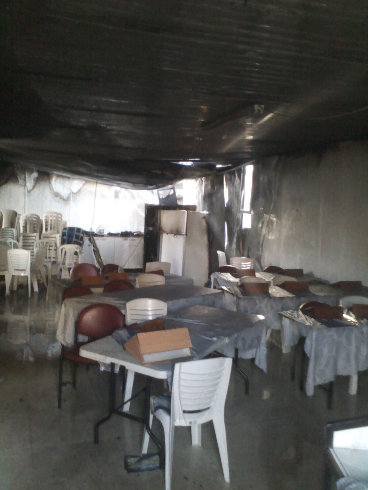 אלעד: בית הכנסת עלה באש, ספרי התורה חולצו בנס