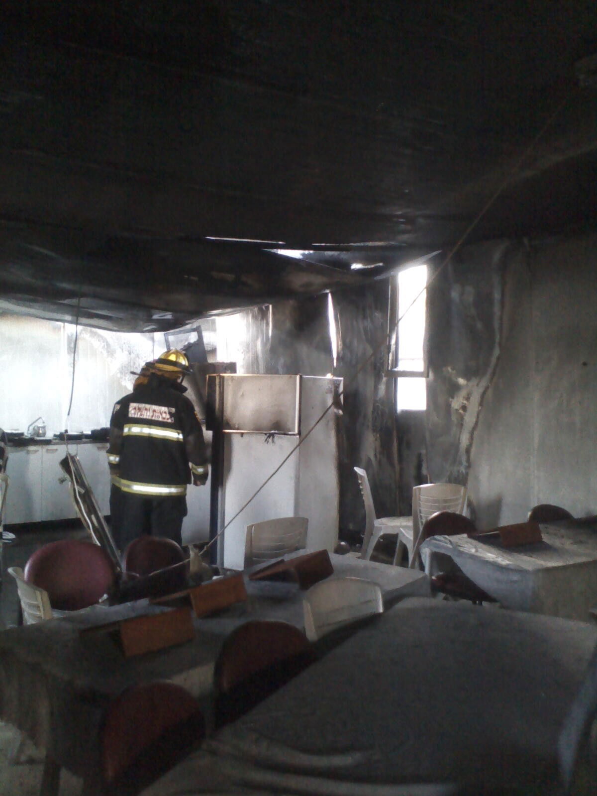 אלעד: בית הכנסת עלה באש, ספרי התורה חולצו בנס