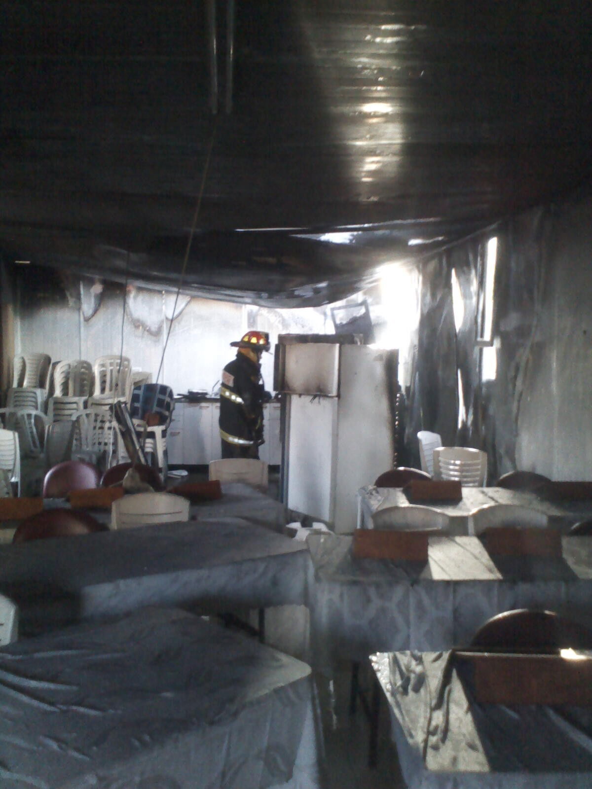 אלעד: בית הכנסת עלה באש, ספרי התורה חולצו בנס