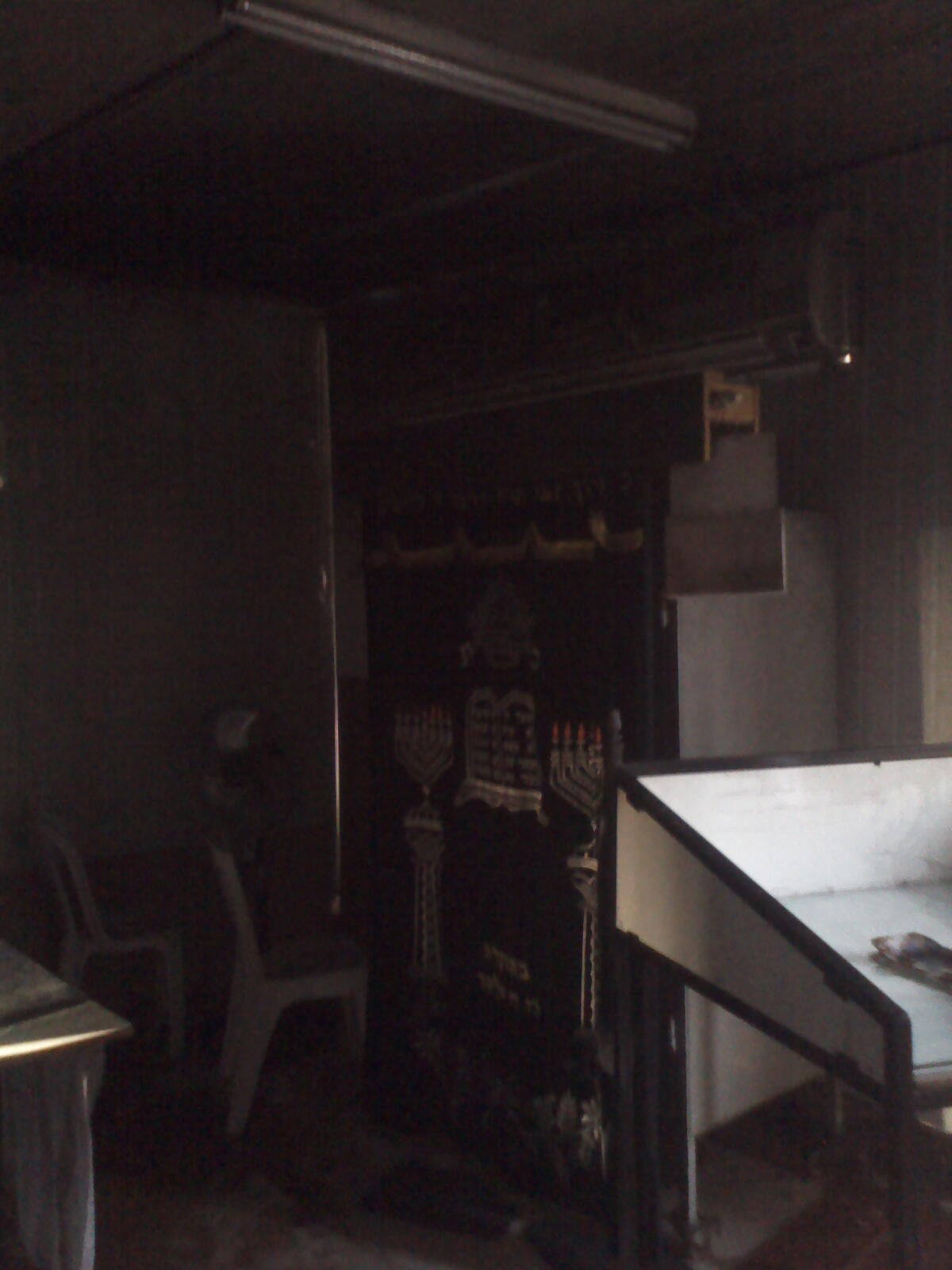 אלעד: בית הכנסת עלה באש, ספרי התורה חולצו בנס