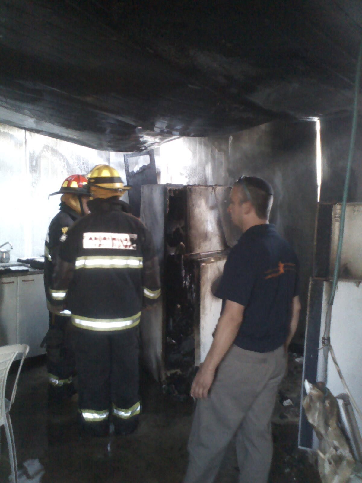 אלעד: בית הכנסת עלה באש, ספרי התורה חולצו בנס