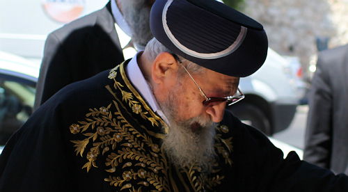 מרן הרב עובדיה הפתיע את נכדו: הגיע לבקרו בישיבה