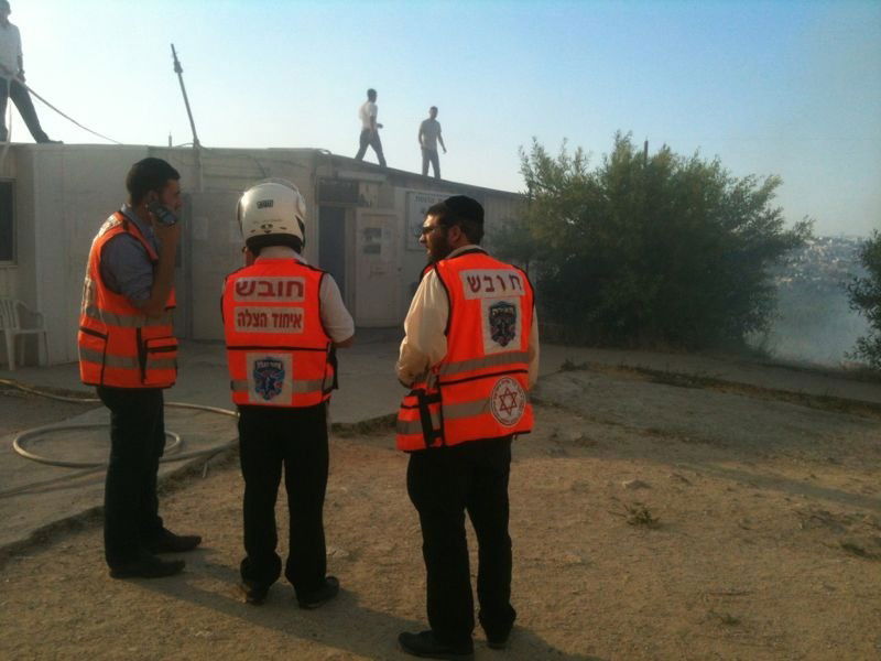 ירושלים: שריפה סמוך לבית-כנסת