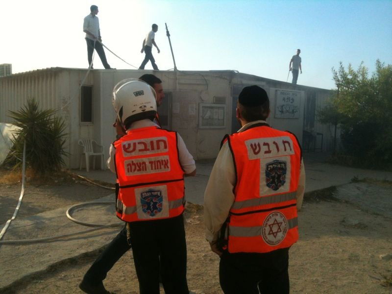 ירושלים: שריפה סמוך לבית-כנסת