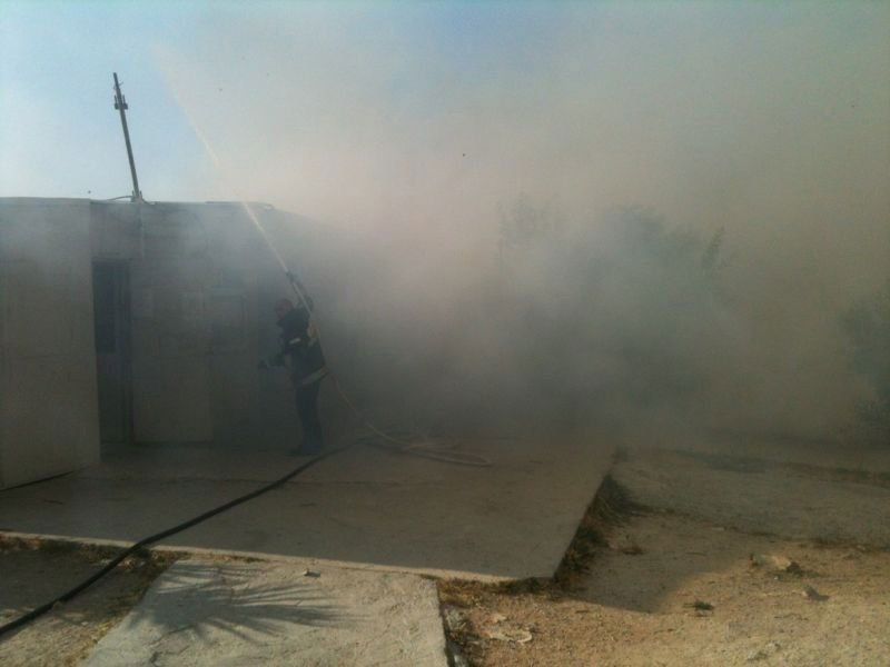 ירושלים: שריפה סמוך לבית-כנסת