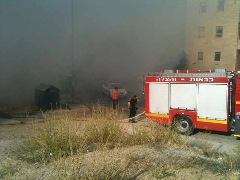 ירושלים: שריפה סמוך לבית-כנסת