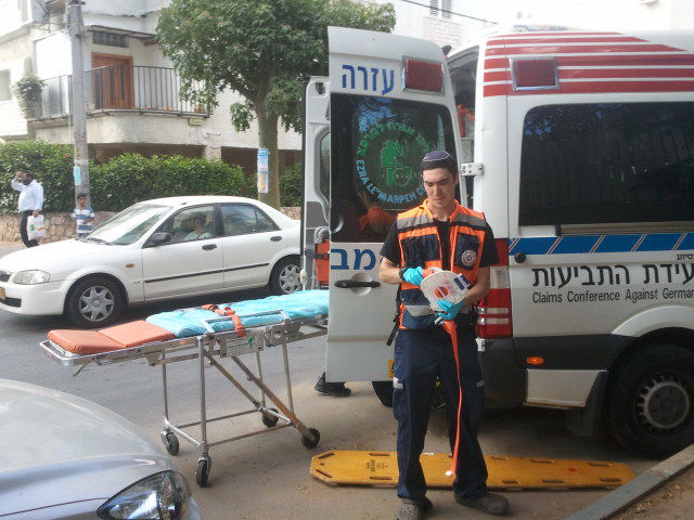 בני-ברק: רוכב אופנוע החליק ונפצע