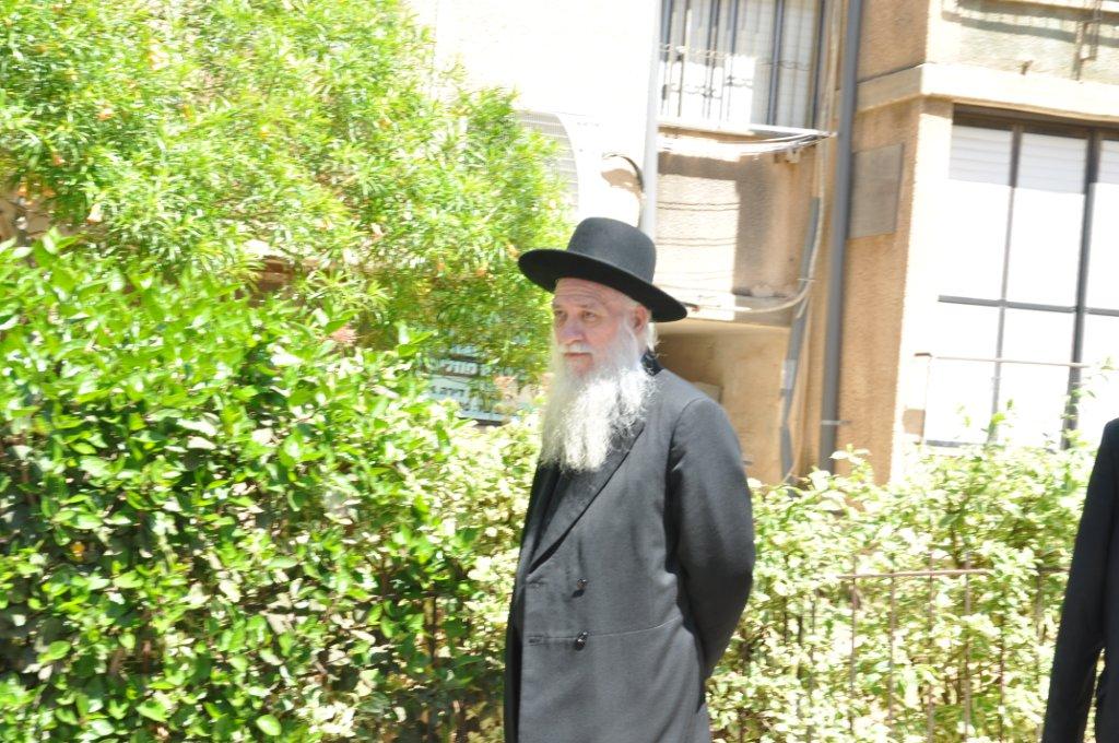 דמעות בבני-ברק: הלווית הרב נפתלי נבנצאל