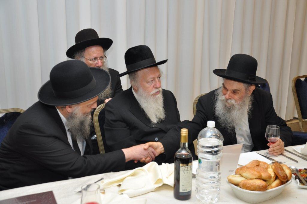 גלריה: אירוסין לבתו של ראש ישיבת בית יהודה עם בנו של ראש כולל בית הלל