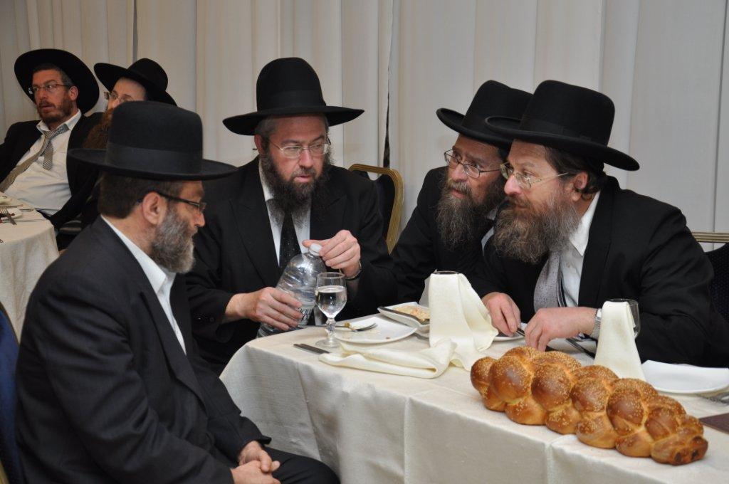 גלריה: אירוסין לבתו של ראש ישיבת בית יהודה עם בנו של ראש כולל בית הלל