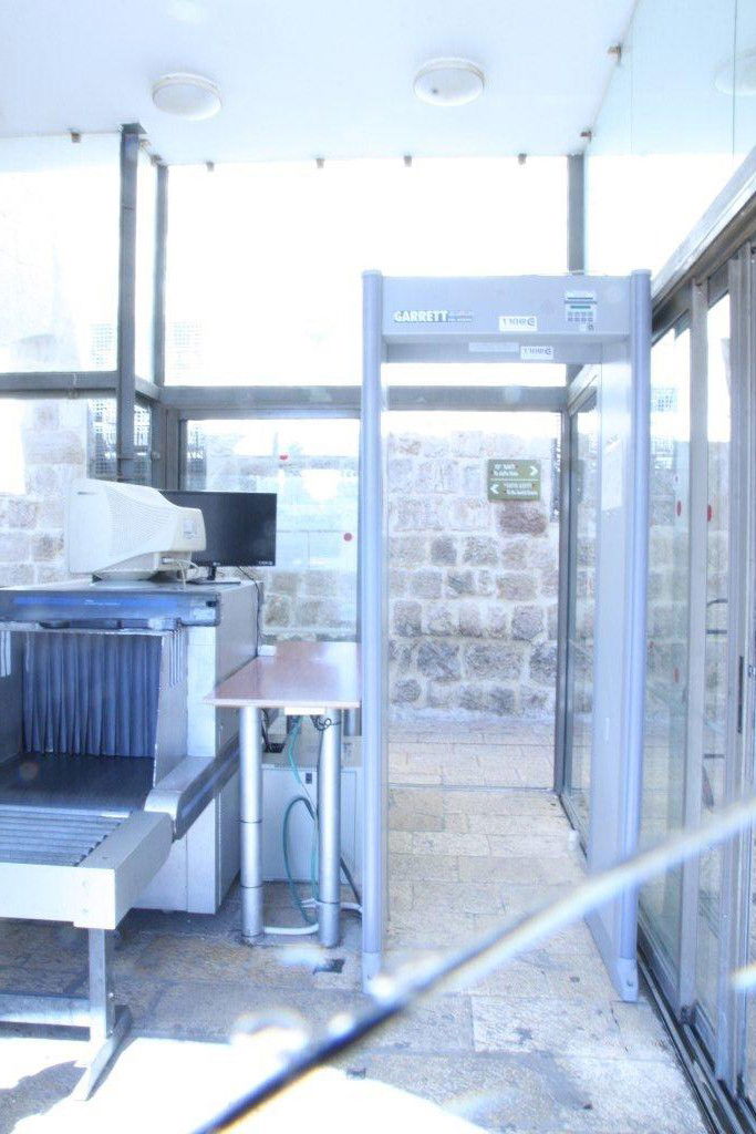 הפתרון ההלכתי בכניסה לכותל המערבי: מגנומטרים שומר שבת