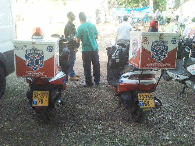 תיעוד ראשון: ספרי התורה הובאו לקבורה