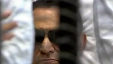 מובארק בהקראת גזר הדין