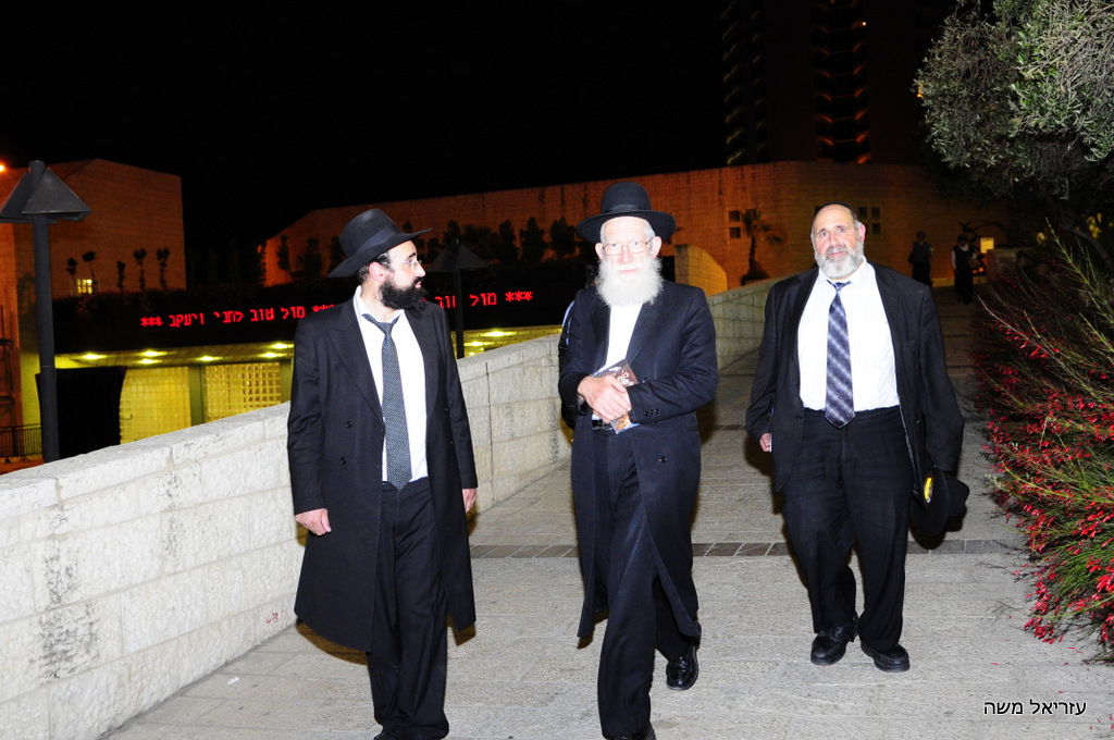 אלפים בכנס התעוררות לעילוי נשמת הרב ניסים יגן זצ"ל