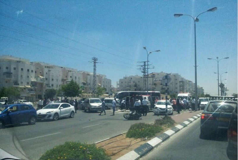 אשדוד: צעיר חרדי נפצע קשה כשרכב על אופנוע ונפגע מרכב