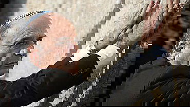 שאול מופז בכותל. רוצה את החרדים בצבא