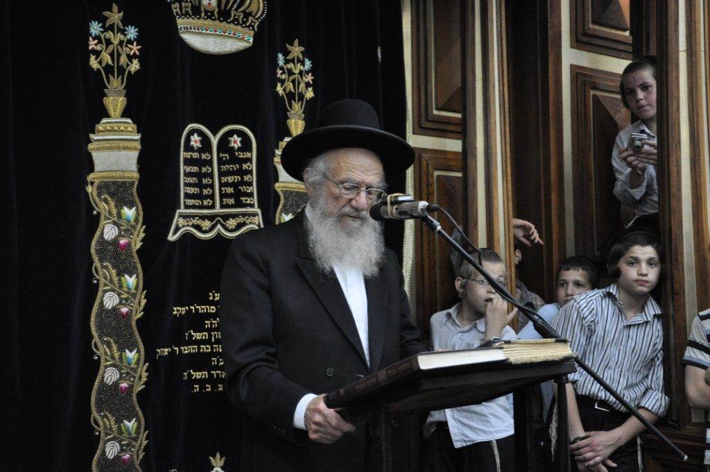 שנה לפטירת ראש-הישיבה: גדולי ישראל בעצרת מספד