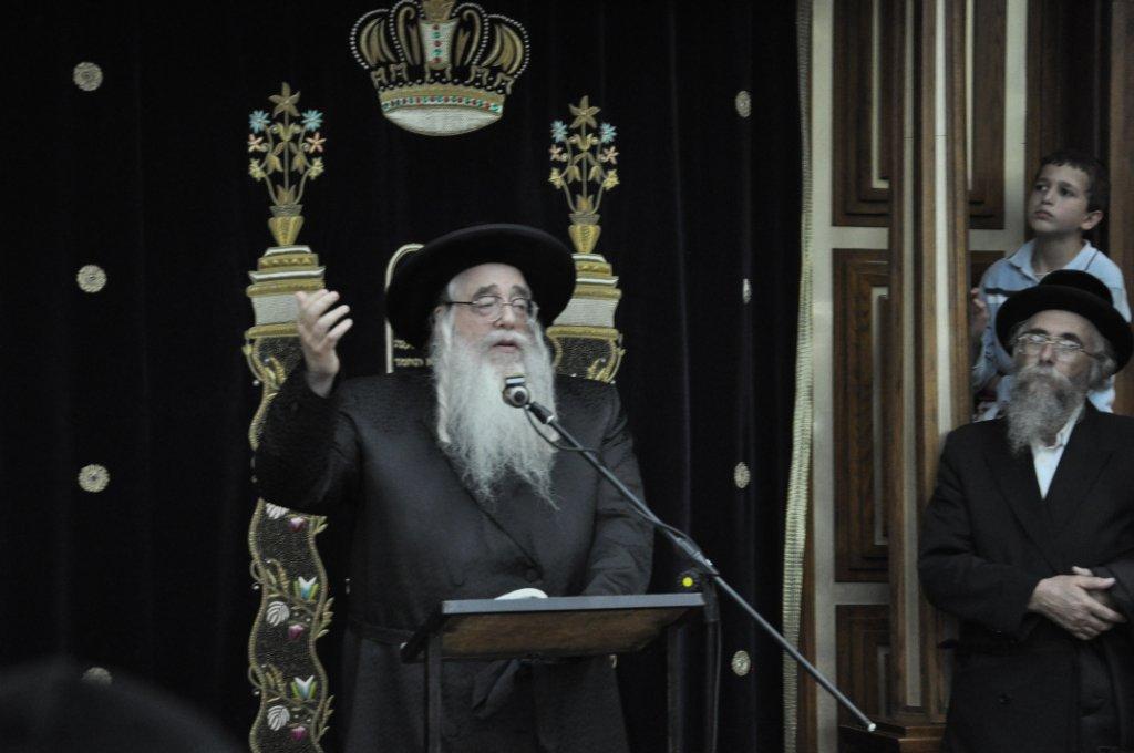 שנה לפטירת ראש-הישיבה: גדולי ישראל בעצרת מספד