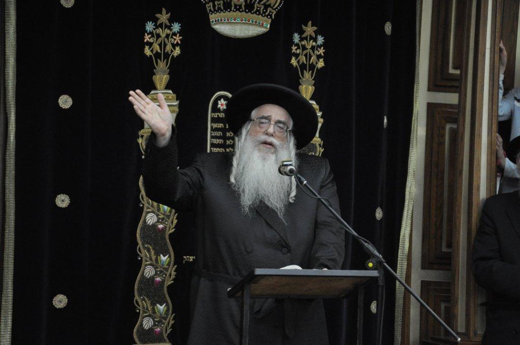 שנה לפטירת ראש-הישיבה: גדולי ישראל בעצרת מספד