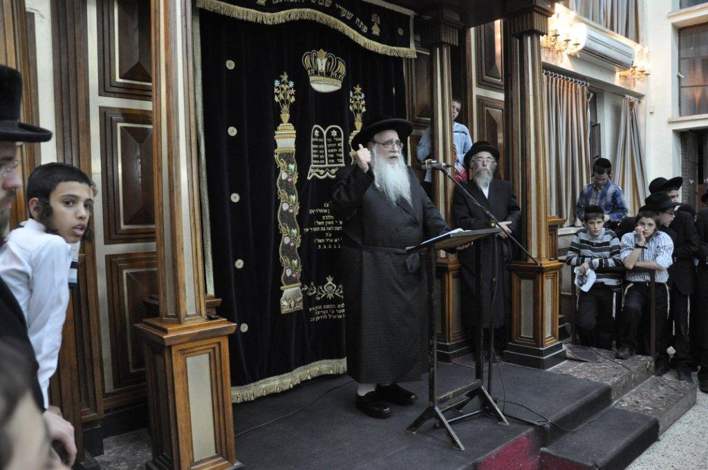 שנה לפטירת ראש-הישיבה: גדולי ישראל בעצרת מספד