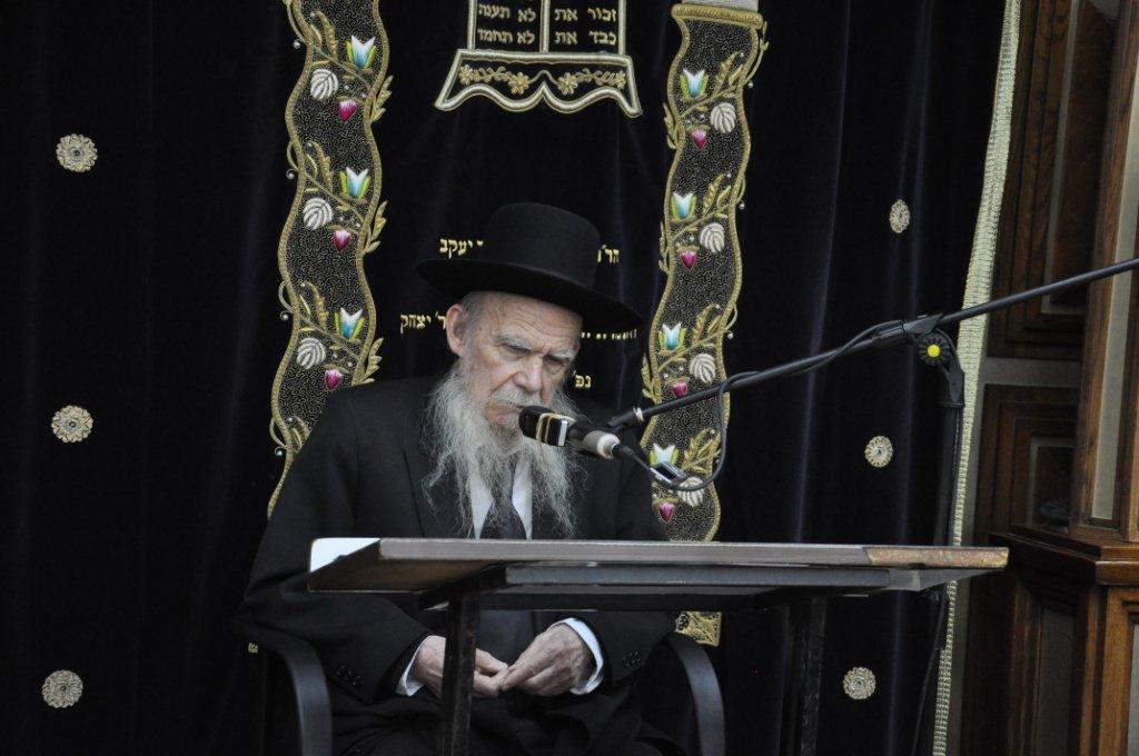 שנה לפטירת ראש-הישיבה: גדולי ישראל בעצרת מספד