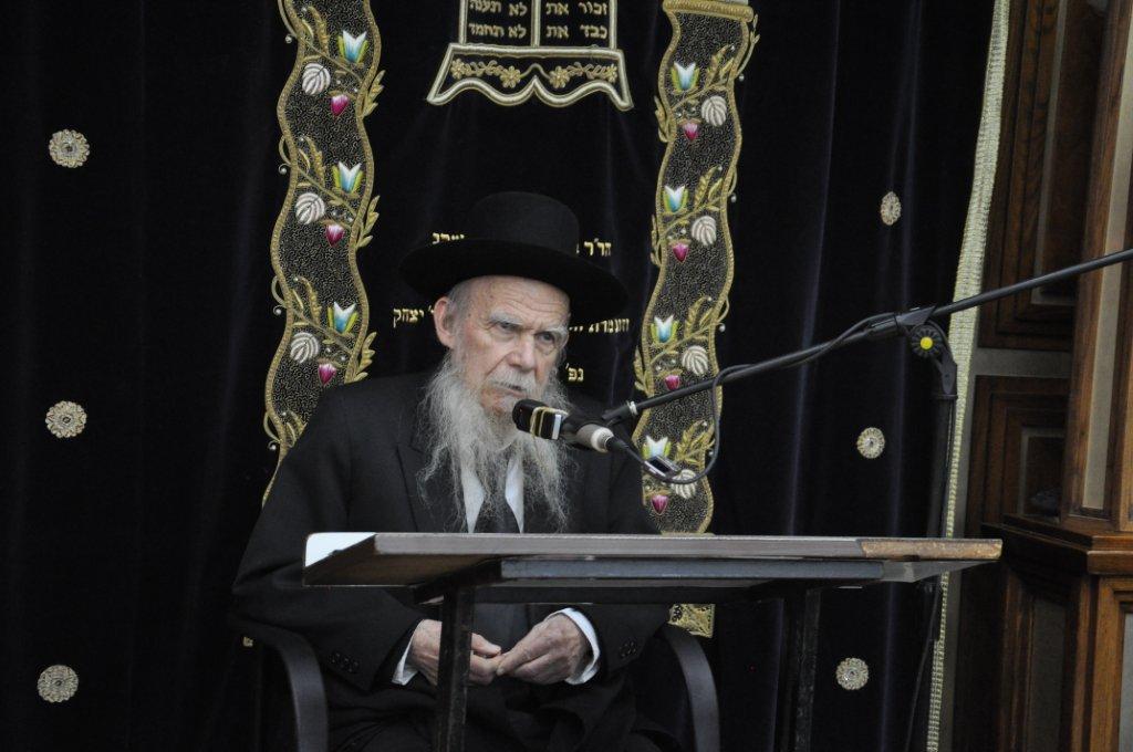 שנה לפטירת ראש-הישיבה: גדולי ישראל בעצרת מספד