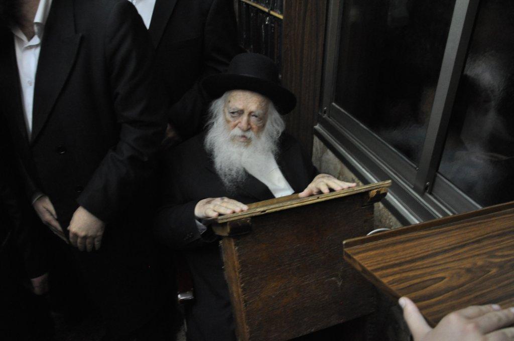 שנה לפטירת ראש-הישיבה: גדולי ישראל בעצרת מספד